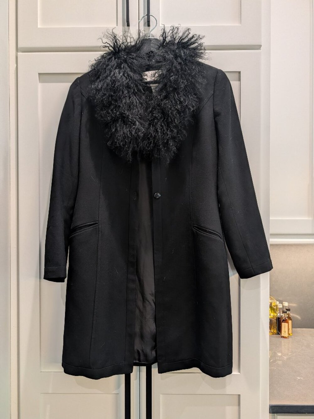CiZi Black 100% Pure Wool Curly Collar Tailored Walking Coat – Size 4